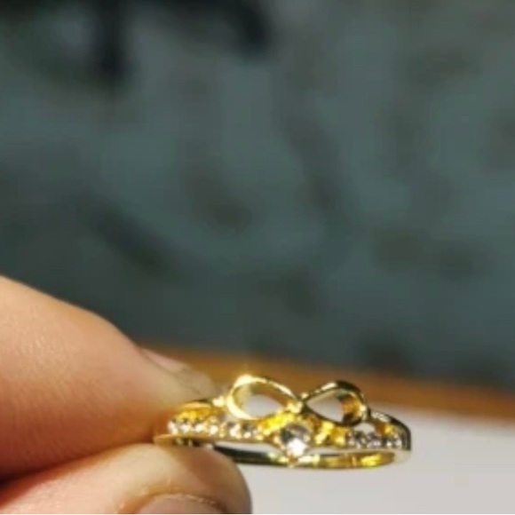 14 K Gold Ring - Picture 10 of 12
